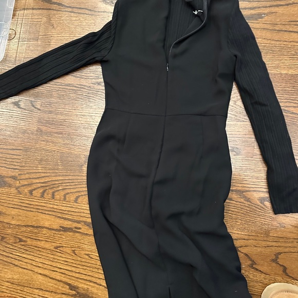 Elegant Black Long Sleeve Dress - Picture 2 of 3